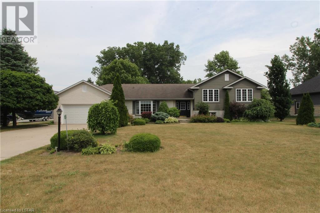 9857 LEONARD Street, grand bend, Ontario