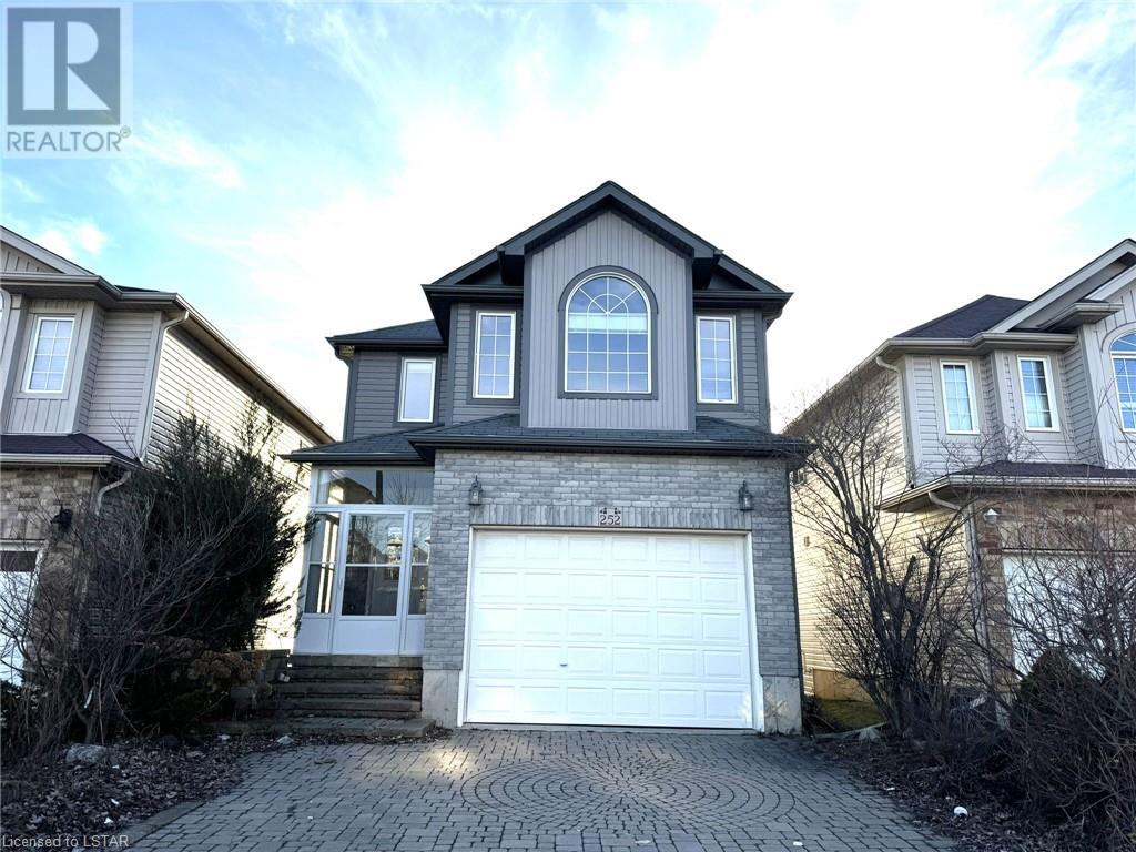 252 LEMON GRASS Crescent, kitchener, Ontario